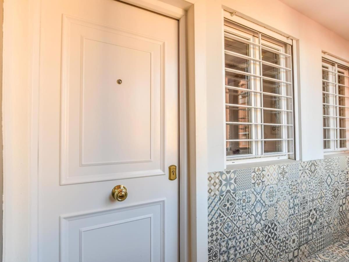 Apartamento En La Plaza De Lavapies Para 4 Personas Мадрид Екстериор снимка